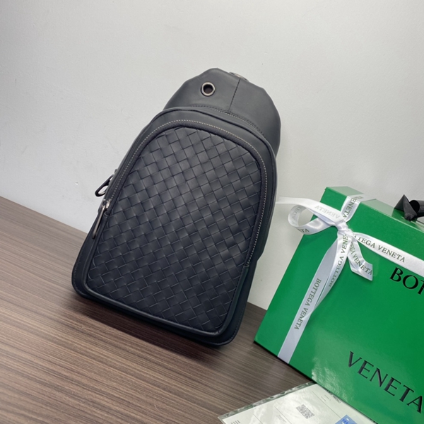 ボッテガヴェネタバッグ正面デザイン